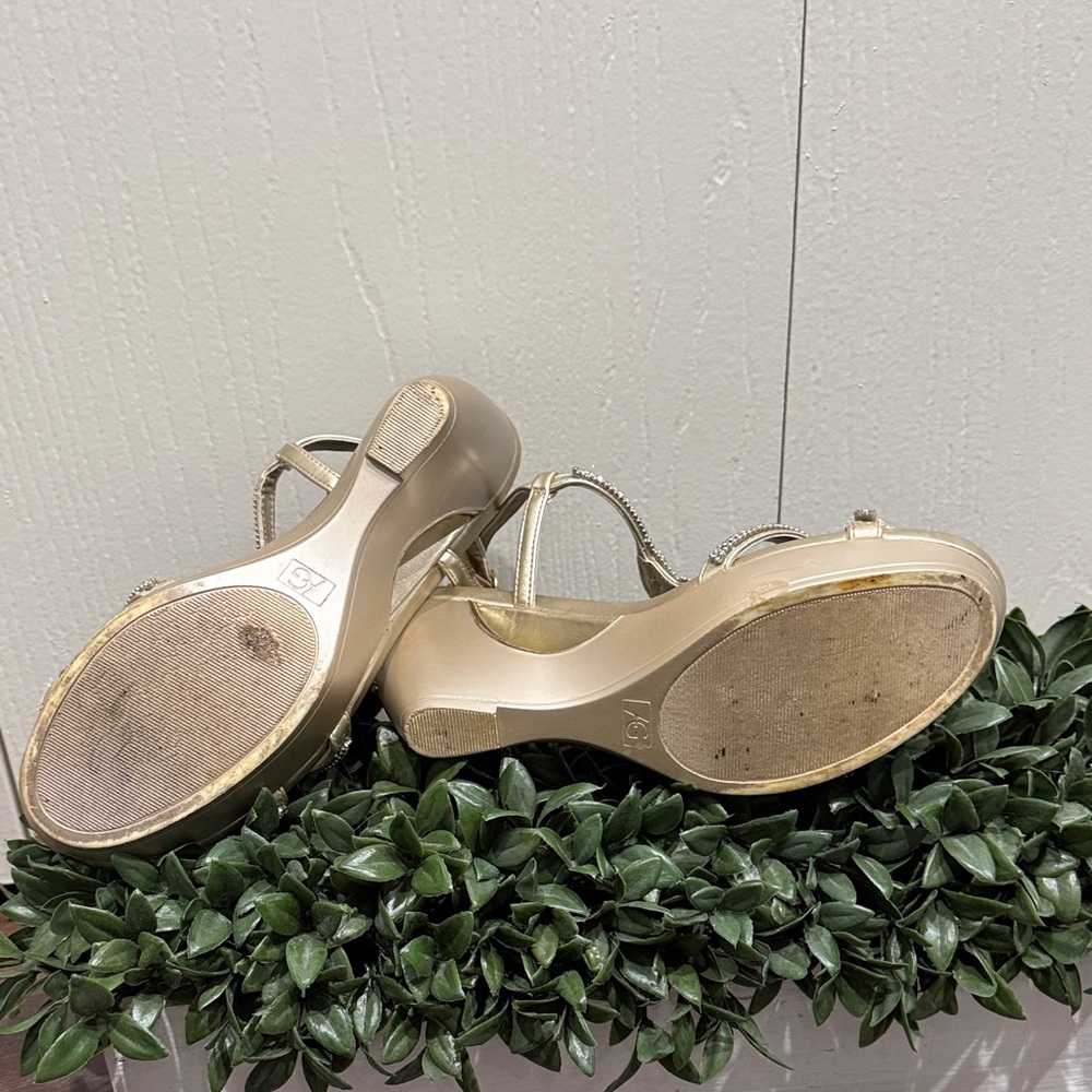 Andrew Geller Allisandra Sandal Size 8 - Picture 6 of 6